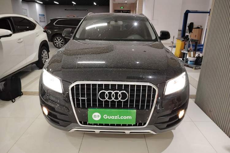 Used Audi Q5 2017 Plus 40 TFSI Technology Model Front