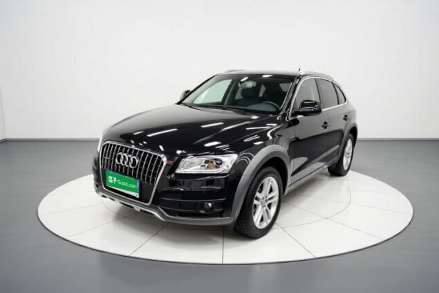 Audi Q5 2017 Plus 40 TFSI Technology Model مستعملة