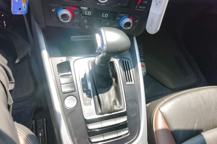 Used Audi Q5 2017 Plus 40 TFSI Technology Model Gear Lever