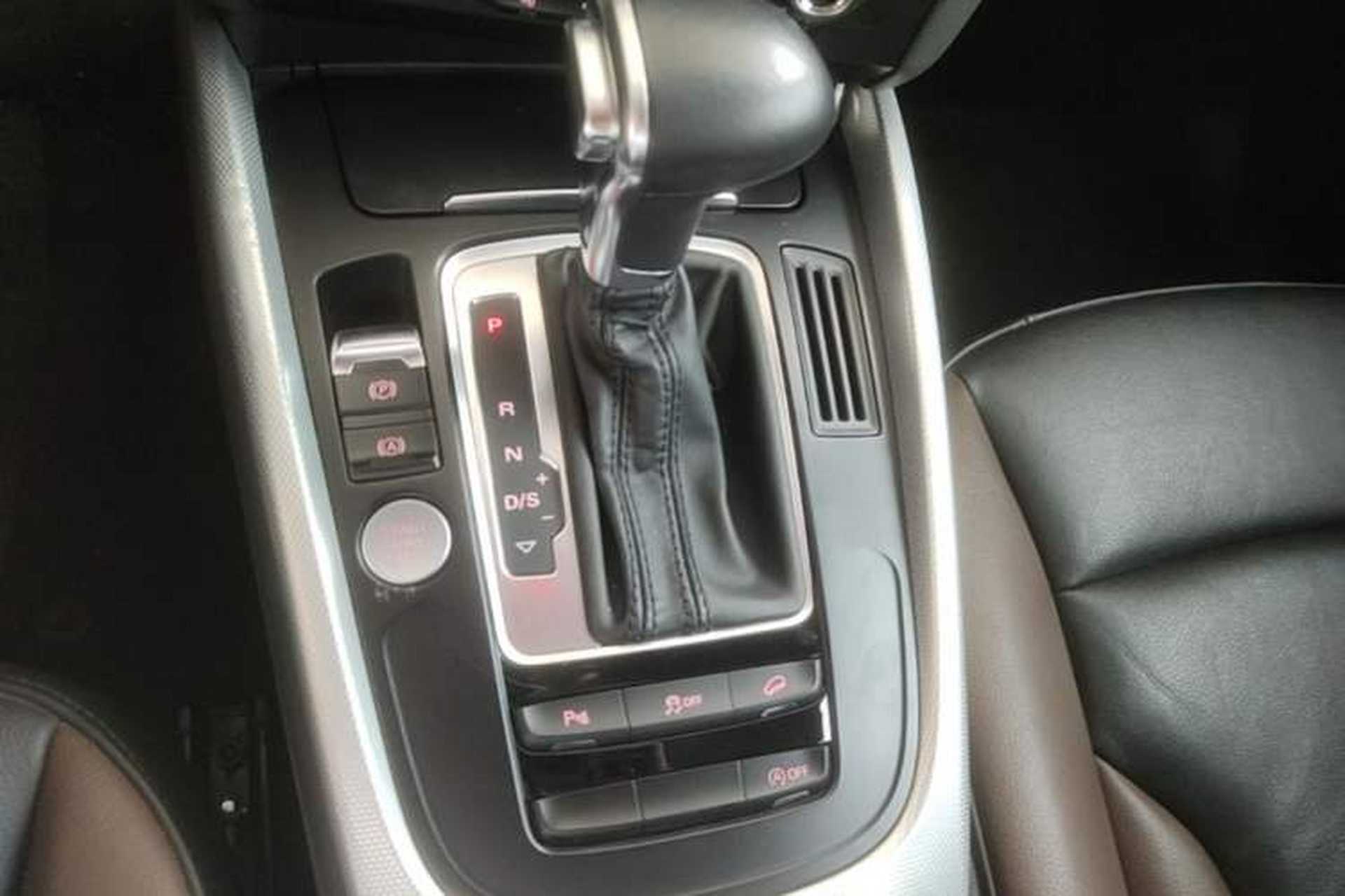 Used Audi Q5 2017 Plus 40 TFSI Technology Model Gear Lever