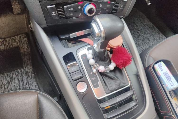 Used Audi Q5 2017 40 TFSI Ambition Edition Gear Lever