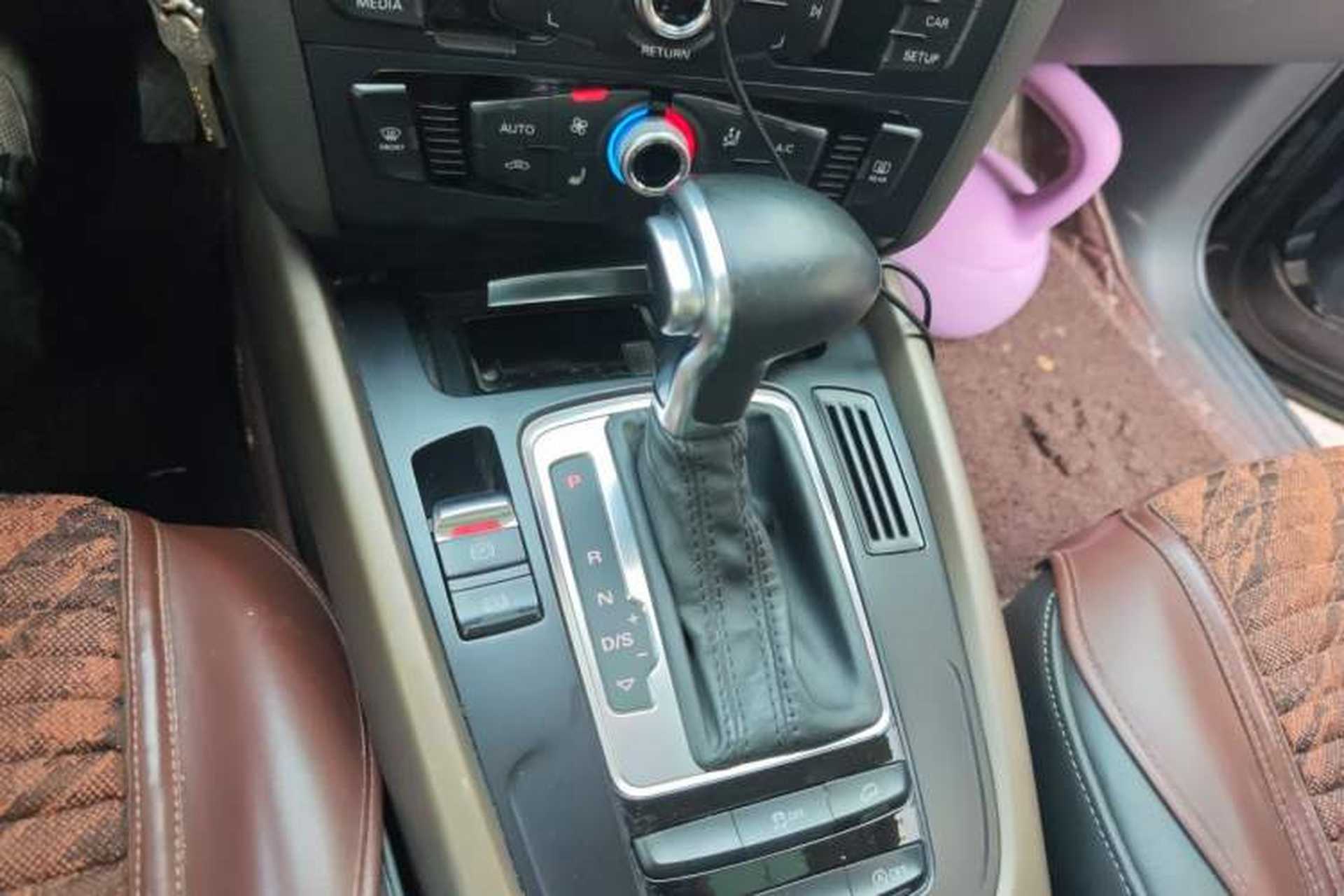 Used Audi Q5 2017 40 TFSI Ambition Edition Gear Lever