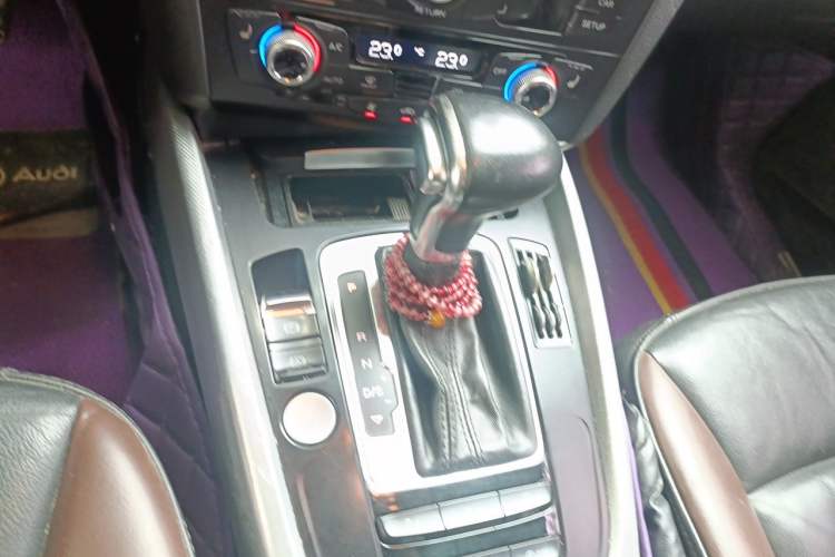 Used Audi Q5 2017 Plus 40 TFSI Technology Model Gear Lever