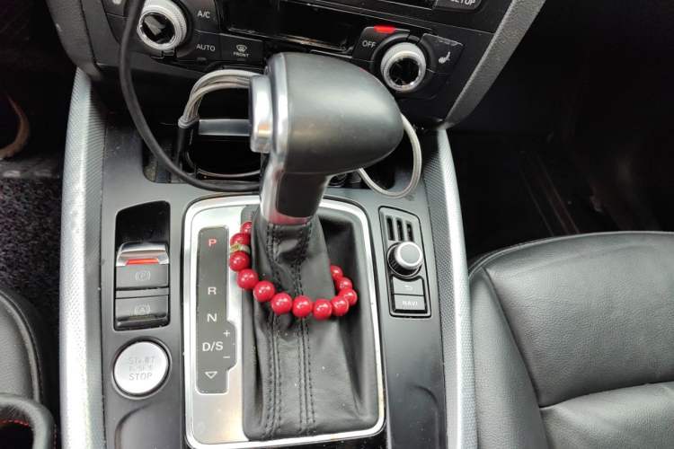Used Audi Q5 2017 40 TFSI Technology Edition Gear Lever