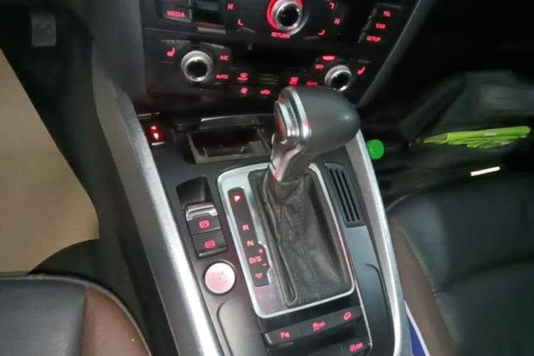 Used Audi Q5 2017 Plus 40 TFSI Technology Model Gear Lever