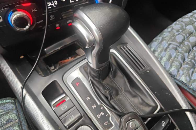 Used Audi Q5 2017 Plus 40 TFSI Technology Model Gear Lever