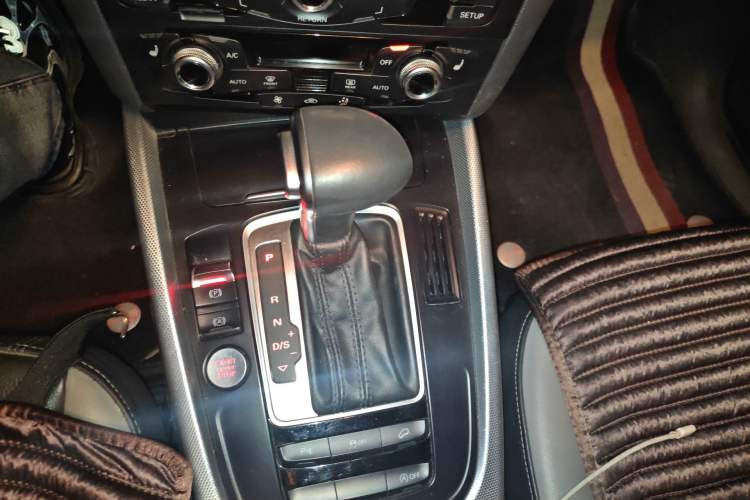 Used Audi Q5 2017 Plus 40 TFSI Technology Model Gear Lever