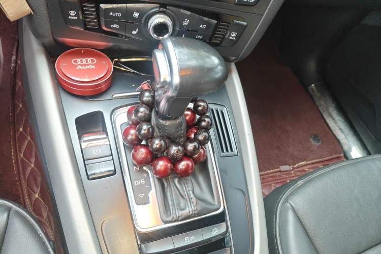 Used Audi Q5 2017 40 TFSI Ambition Edition Gear Lever
