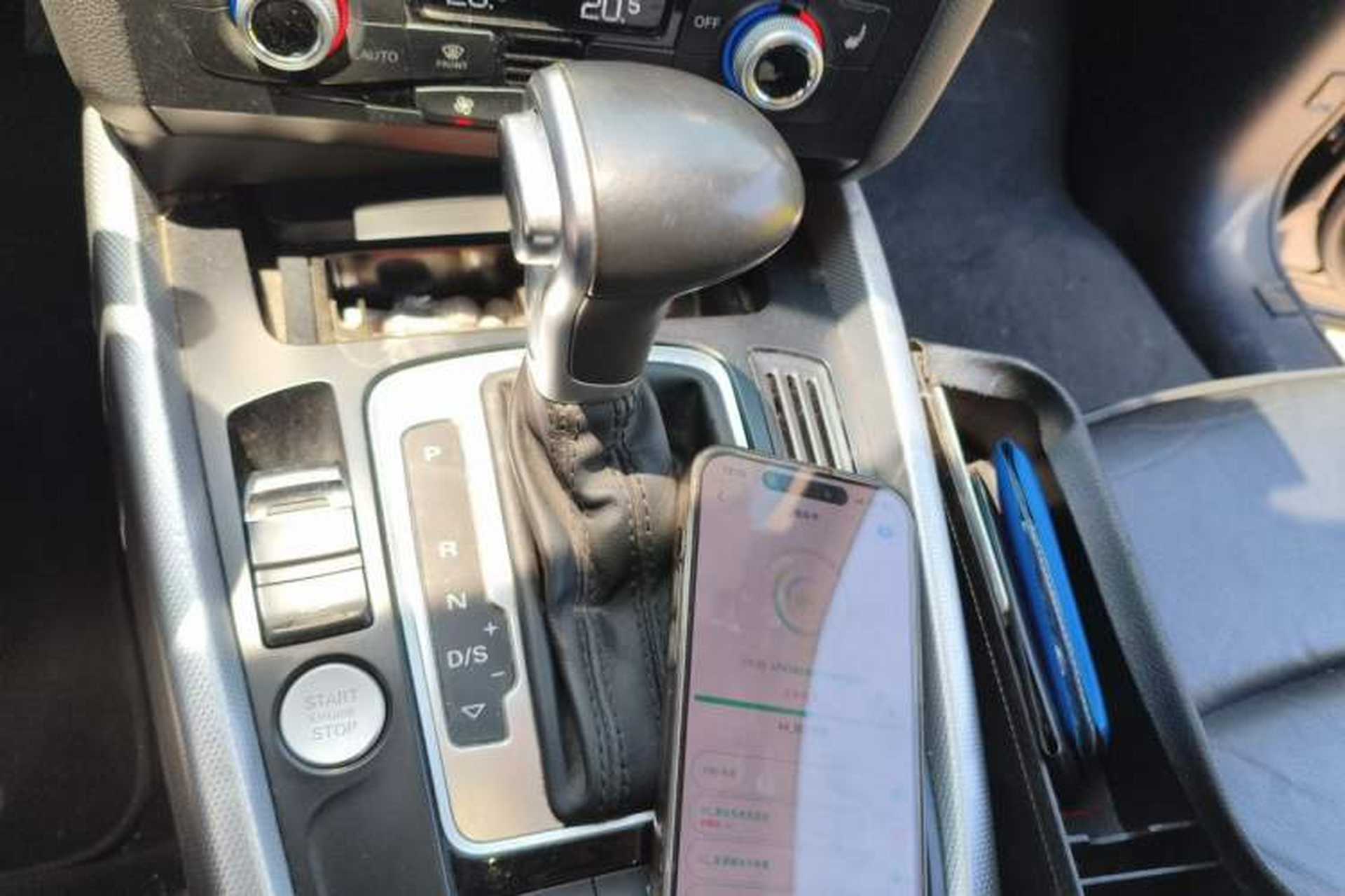 Used Audi Q5 2017 Plus 40 TFSI Comfort Model Gear Lever