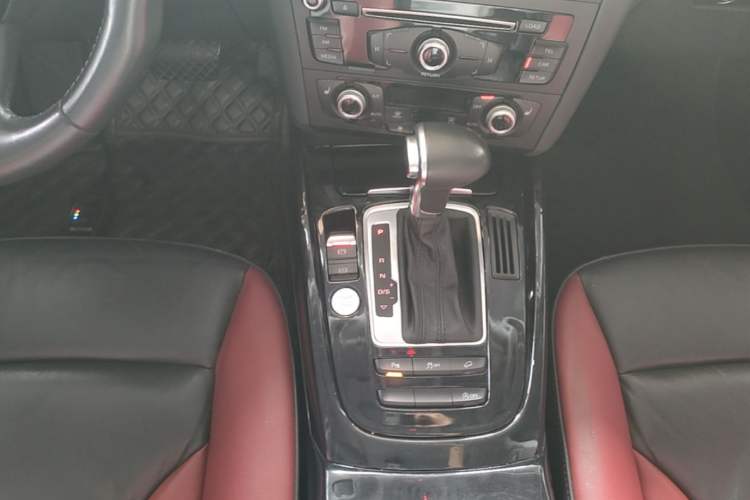 Used Audi Q5 2017 Plus 40 TFSI Technology Model Gear Lever