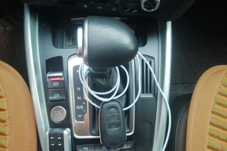 Used Audi Q5 2017 40 TFSI Technology Edition Gear Lever