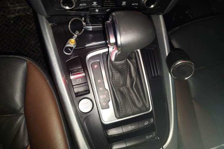 Used Audi Q5 2017 Plus 40 TFSI Technology Model Gear Lever