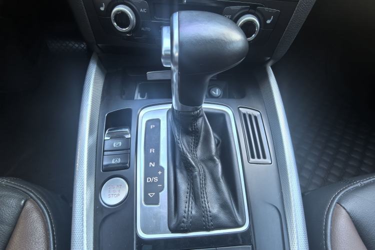 Used Audi Q5 2017 Plus 40 TFSI Technology Model Gear Lever