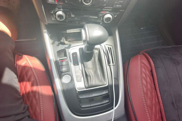 Used Audi Q5 2017 Plus 40 TFSI Technology Model Gear Lever