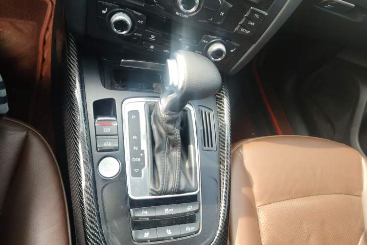 Used Audi Q5 2017 40 TFSI Technology Edition Gear Lever