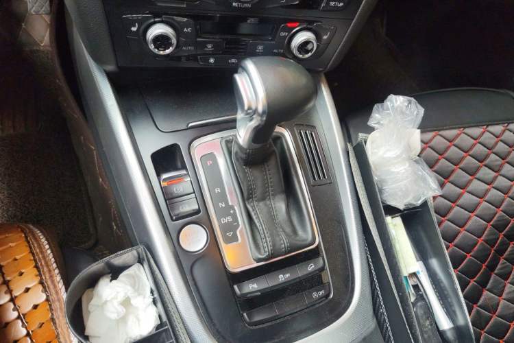 Used Audi Q5 2017 40 TFSI Technology Edition Gear Lever