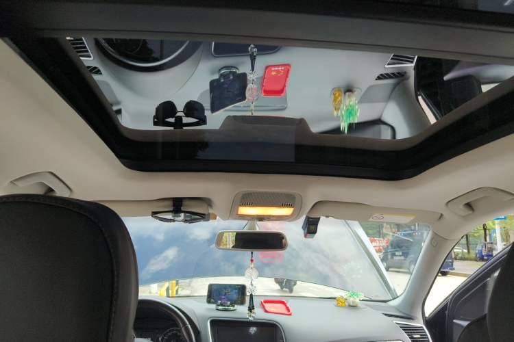 Used Audi Q5 2017 Plus 40 TFSI Ambition Model Headliner