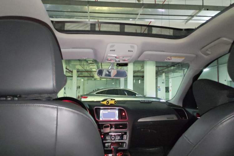 Used Audi Q5 2017 Plus 40 TFSI Ambition Model Headliner