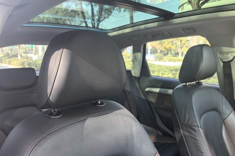 Used Audi Q5 2017 Plus 40 TFSI Technology Model Headliner