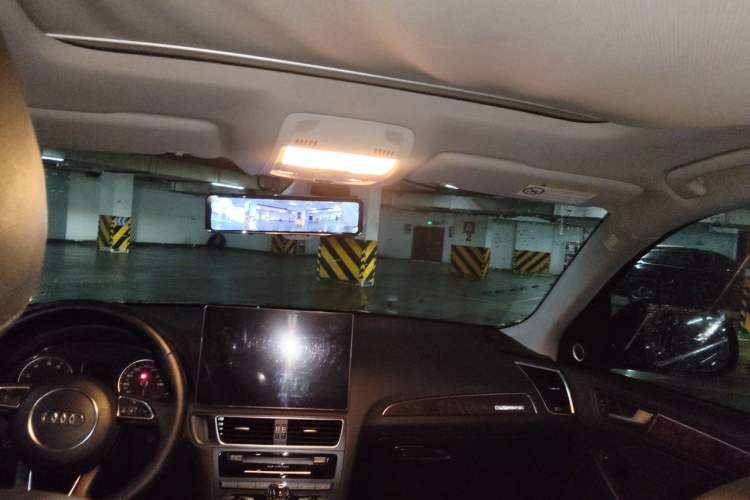 Used Audi Q5 2017 40 TFSI Comfort Model Headliner