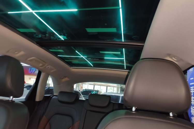 Used Audi Q5 2017 Plus 40 TFSI Technology Model Headliner