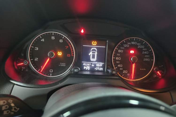 Used Audi Q5 2017 Plus 40 TFSI Ambition Model Instrument Cluster