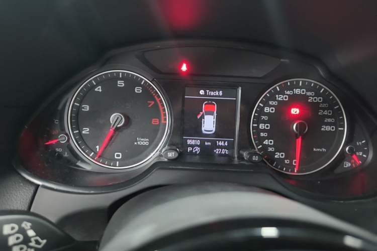 Used Audi Q5 2017 40 TFSI Comfort Model Instrument Cluster