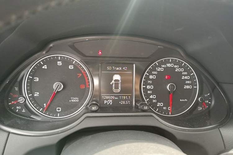 Used Audi Q5 2017 40 TFSI Ambition Edition Instrument Cluster