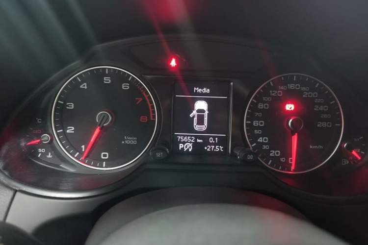 Used Audi Q5 2017 Plus 40 TFSI Ambition Model Instrument Cluster