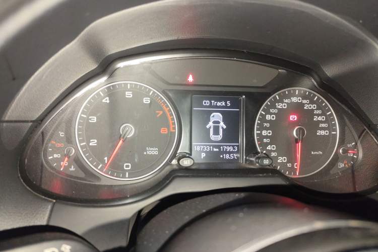 Used Audi Q5 2017 Plus 40 TFSI Ambition Model Instrument Cluster