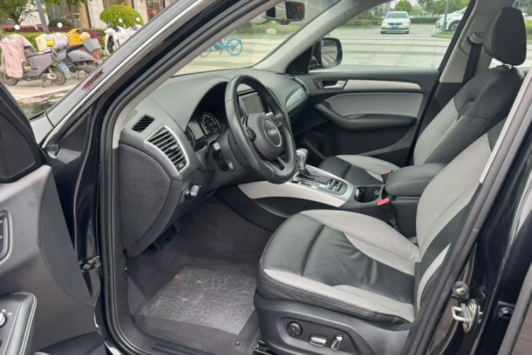 Used Audi Q5 2017 Plus 40 TFSI Technology Model Interior 1