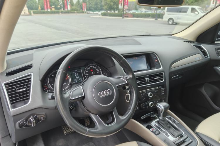 Used Audi Q5 2017 40 TFSI Ambition Edition Interior 1