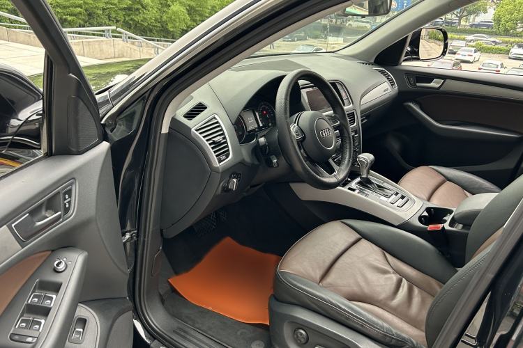 Used Audi Q5 2017 40 TFSI Ambition Edition Interior 1