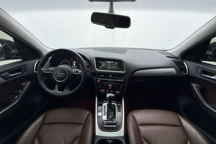 Used Audi Q5 2017 40 TFSI Technology Edition Interior 1