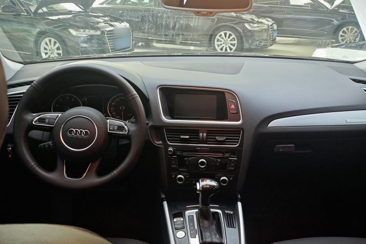 Used Audi Q5 2017 Plus 40 TFSI Technology Model Interior 1