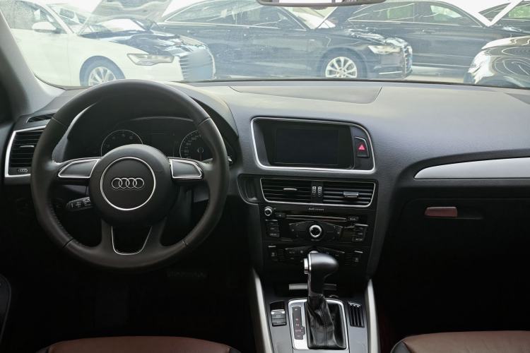 Used Audi Q5 2017 Plus 40 TFSI Ambition Model Interior 1