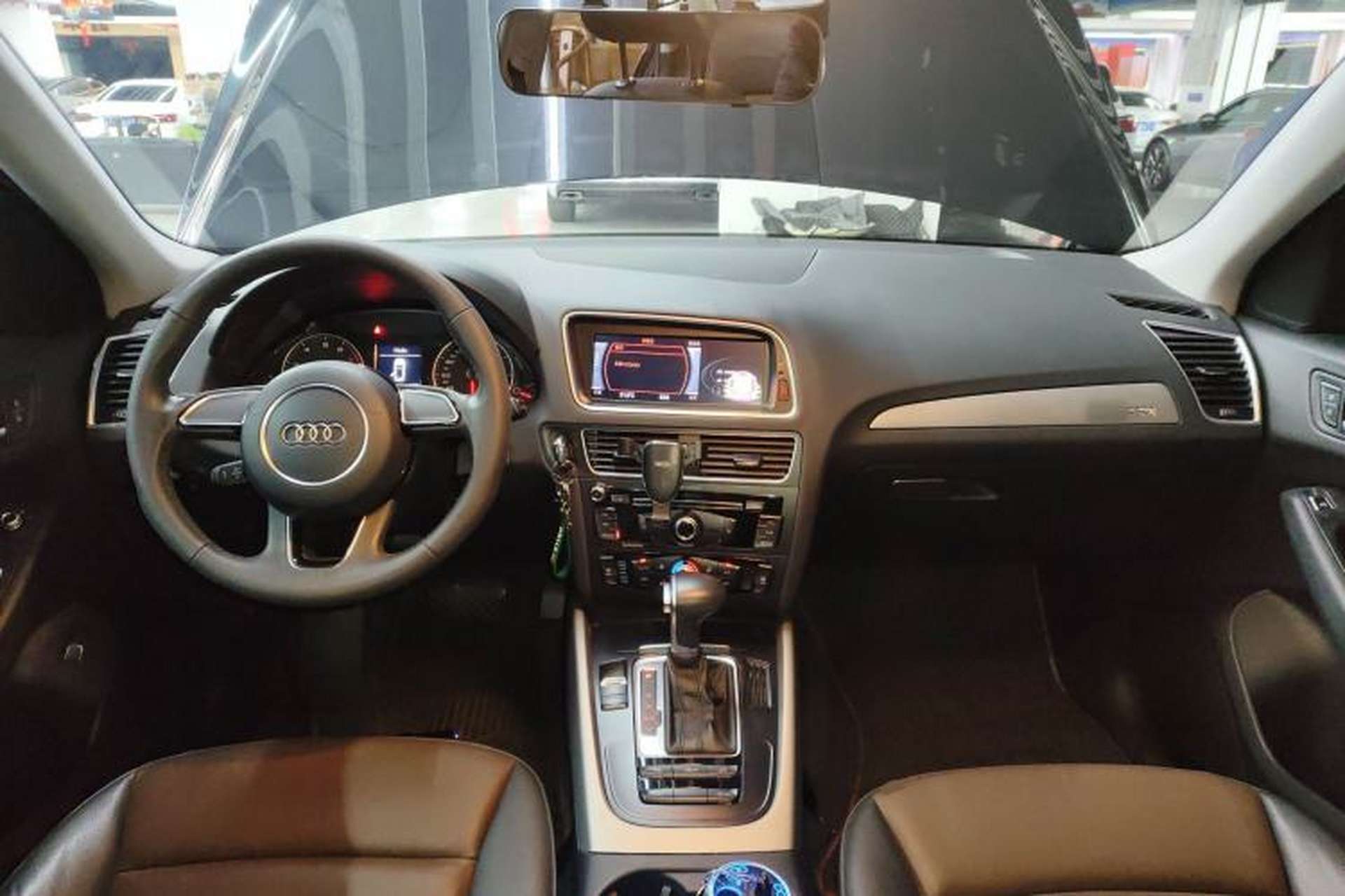 Used Audi Q5 2017 Plus 40 TFSI Ambition Model Interior 2