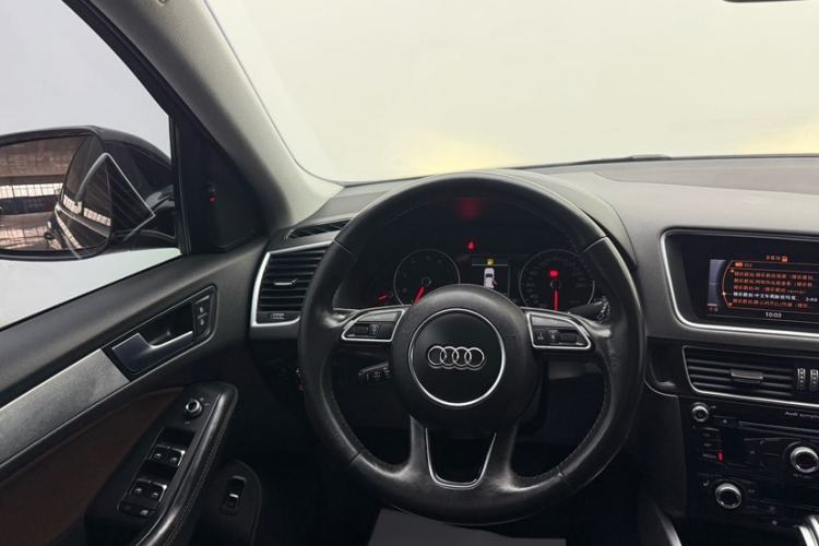 Used Audi Q5 2017 Plus 40 TFSI Technology Model Interior 2