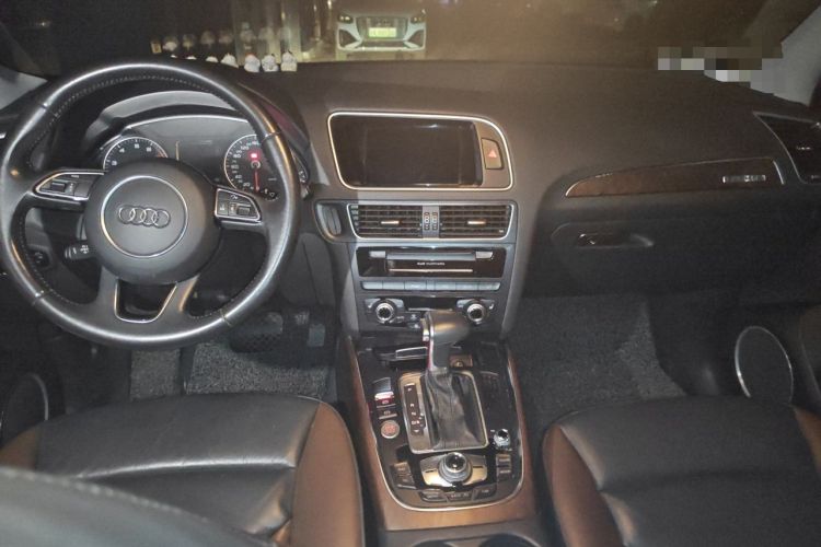 Used Audi Q5 2017 40 TFSI Comfort Model Interior 2