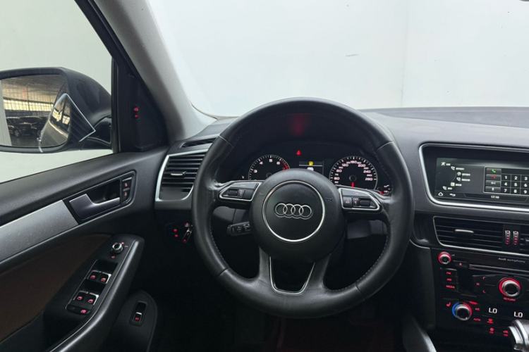 Used Audi Q5 2017 40 TFSI Technology Edition Interior 2