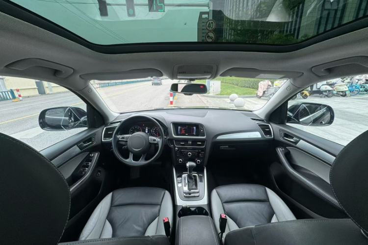 Used Audi Q5 2017 Plus 40 TFSI Technology Model Interior 3