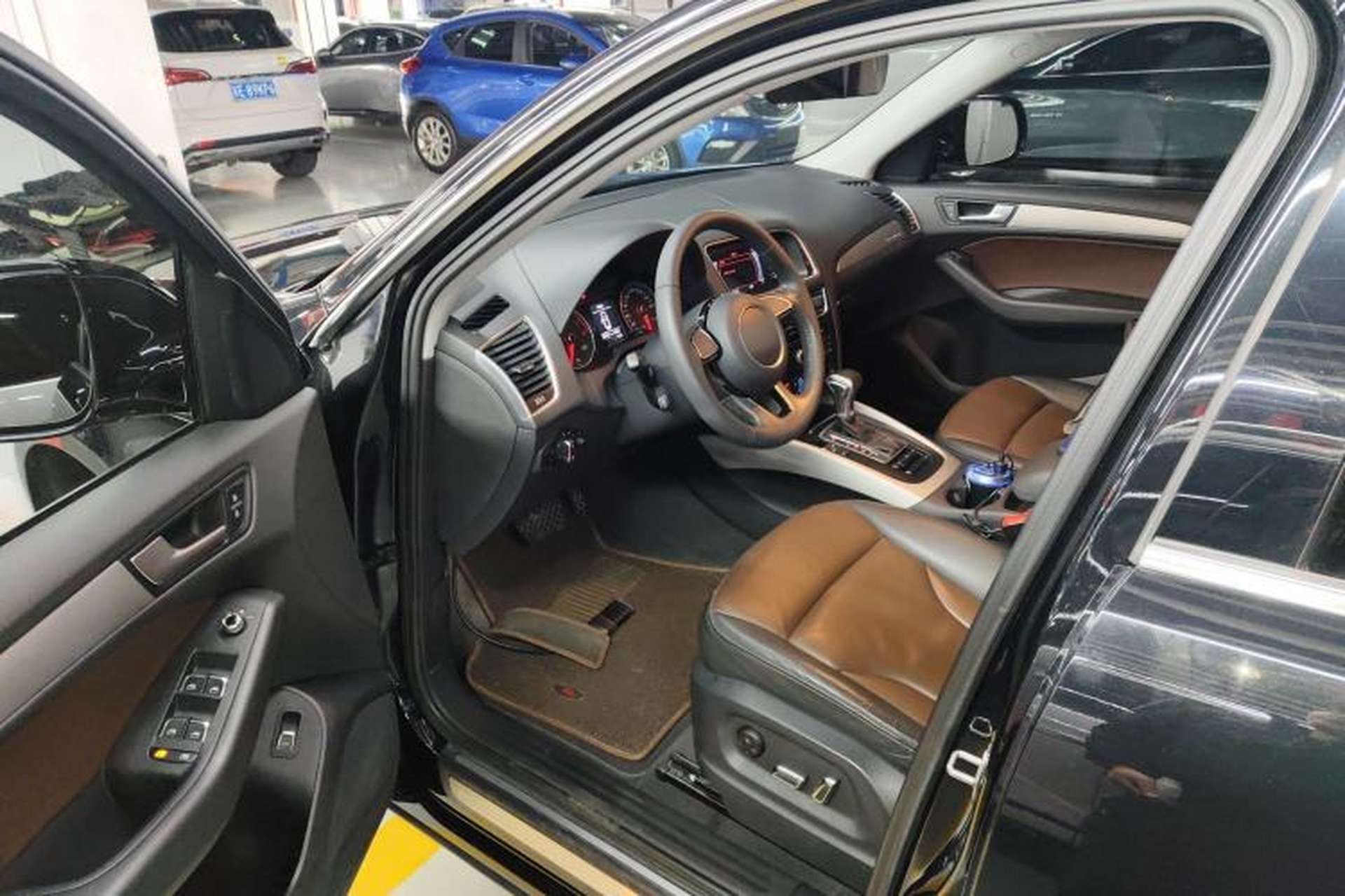 Used Audi Q5 2017 Plus 40 TFSI Ambition Model Interior 3
