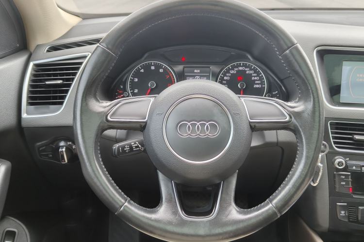 Used Audi Q5 2017 40 TFSI Ambition Edition Interior 3