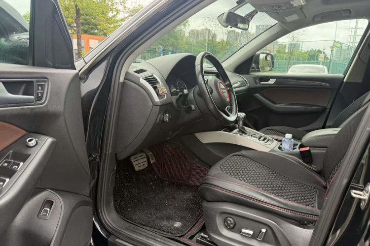 Used Audi Q5 2017 40 TFSI Ambition Edition Interior 3