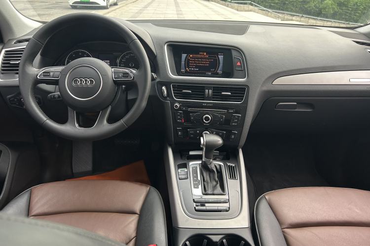 Used Audi Q5 2017 40 TFSI Ambition Edition Interior 3