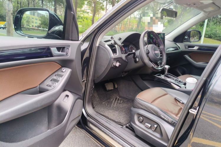 Used Audi Q5 2017 40 TFSI Ambition Edition Interior 3