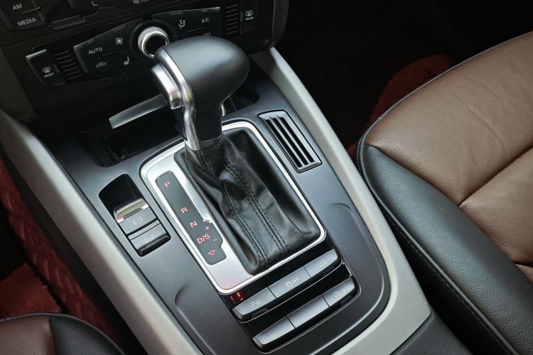 Used Audi Q5 2017 Plus 40 TFSI Ambition Model Interior 3