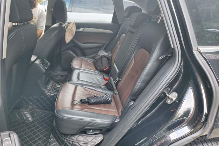 Used Audi Q5 2017 40 TFSI Ambition Edition Interior 4