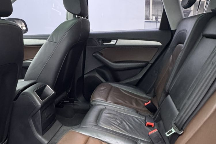 Used Audi Q5 2017 Plus 40 TFSI Ambition Model Interior 4