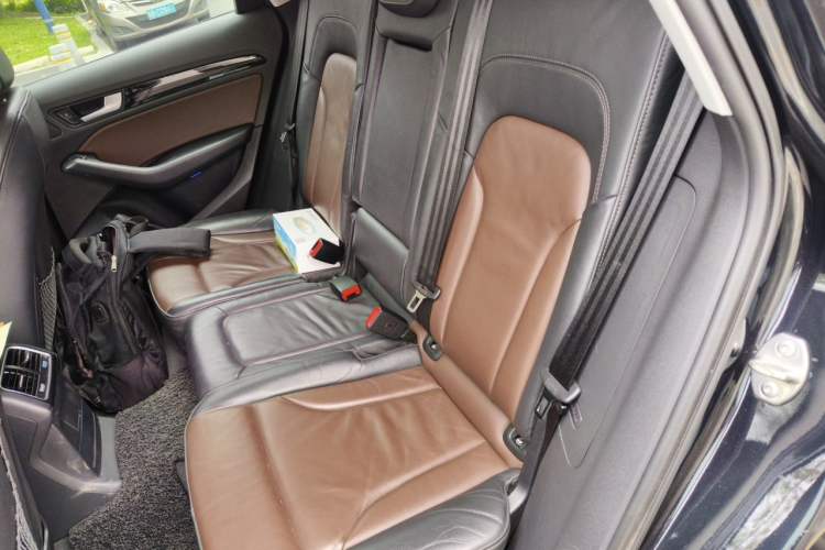 Used Audi Q5 2017 40 TFSI Ambition Edition Interior 4